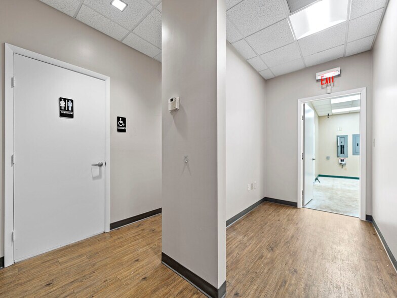 More Photos Of 731-745 Shotgun Rd, Sunrise Light Manufacturing For Sale