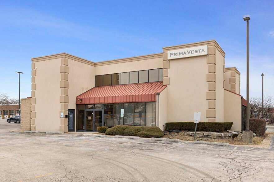 More Photos Of 10S660 Kingery Hwy, Willowbrook Office For Sale