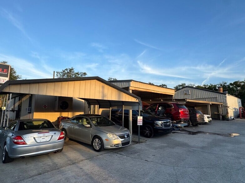 Primary Photo Of 1060 Nursery Rd, Winter Springs Auto Repair For Sale
