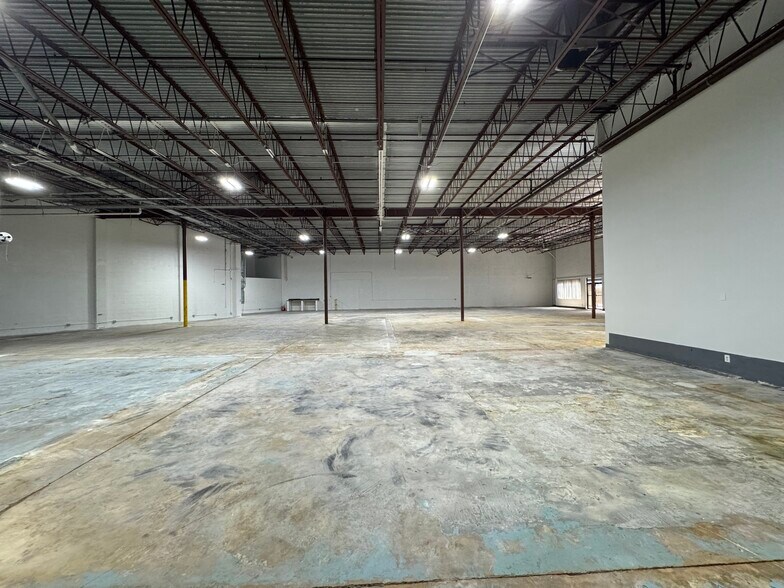 More Photos Of 3245-3341 W McNab Rd, Pompano Beach Warehouse For Lease