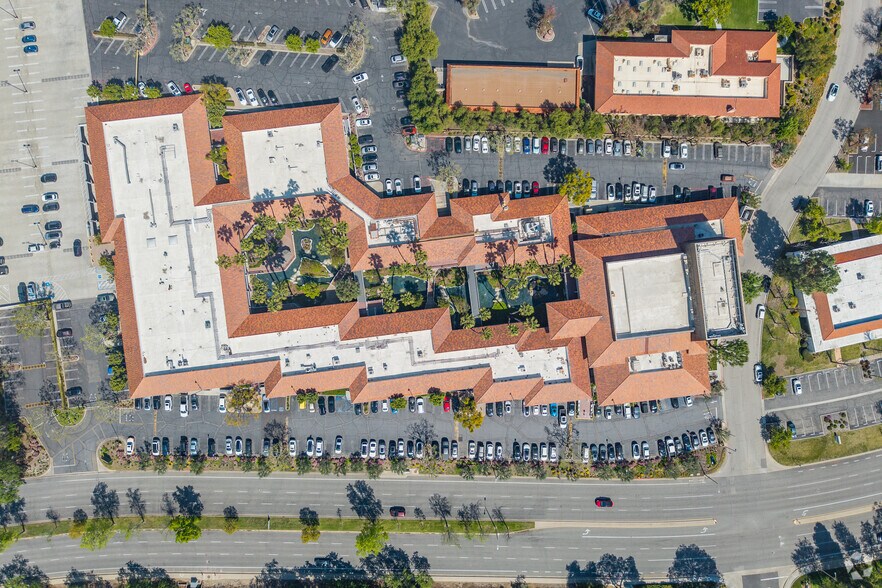More Photos Of 850 Hampshire Rd, Westlake Village Office For Lease