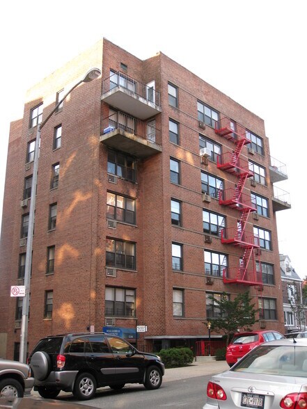 Primary Photo Of 11146 76th Dr, Forest Hills Apartments For Lease