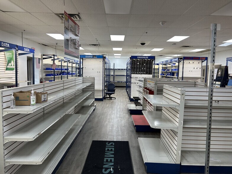 More Photos Of 518 W Roosevelt Ave, Albany Warehouse For Sale