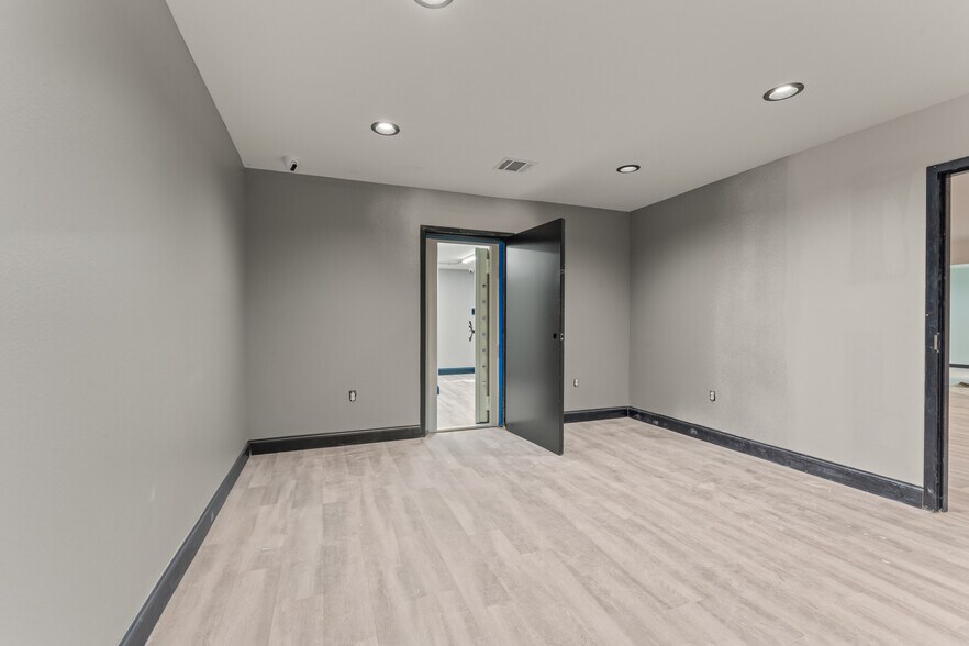 More Photos Of 2726 Continental Dr, Baton Rouge Medical For Lease