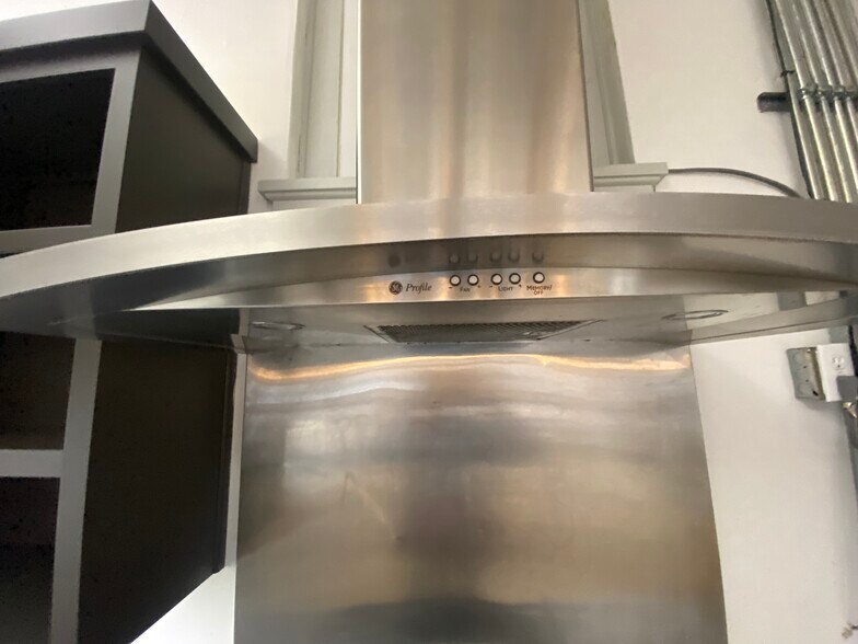 More Photos Of 220 S Campbell Ave, Springfield Storefront Retail Office For Sale