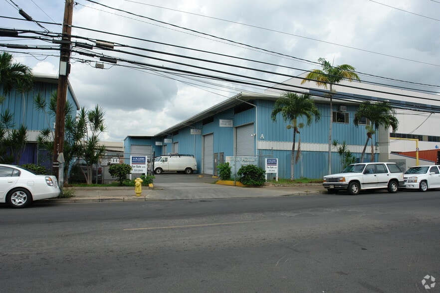 More Photos Of 220 Puuhale Rd, Honolulu Warehouse For Lease