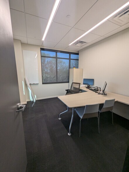 More Photos Of 3900 McCarty Ln, Lafayette Office For Sale