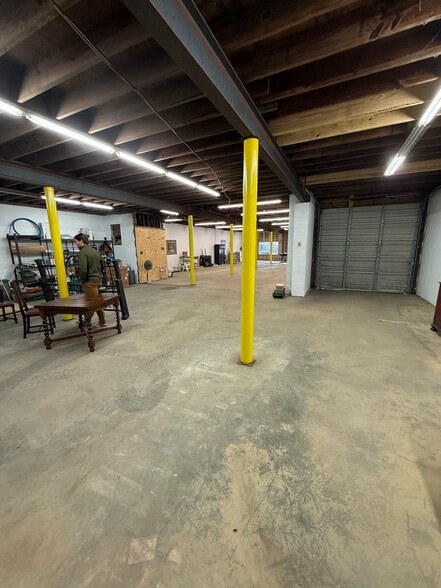 More Photos Of 2911 Ruffner Rd, Birmingham Distribution For Sale