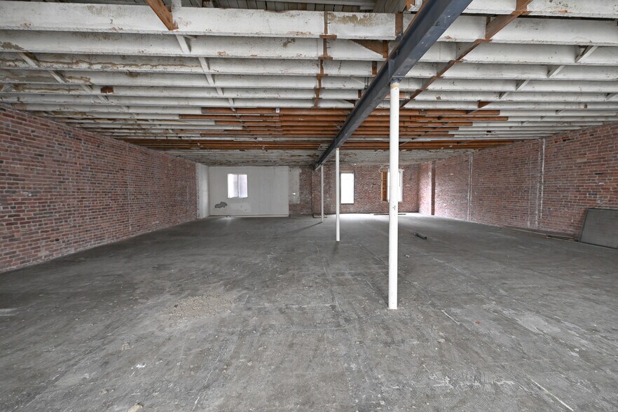 More Photos Of 650 Sacramento St, San Francisco Office For Sale