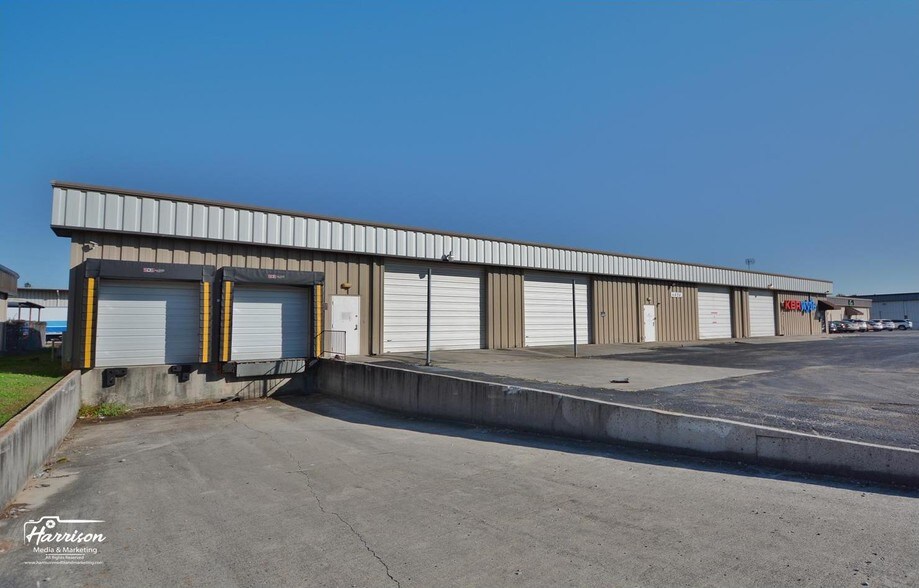 More Photos Of 4820 Commercial Dr, Huntsville Warehouse For Sale