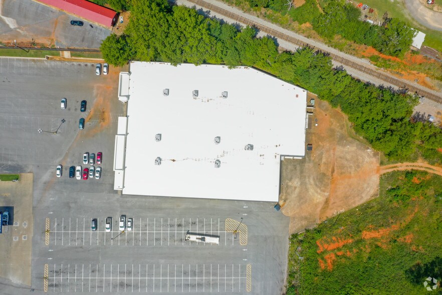 More Photos Of 210 Haynes St, Talladega Freestanding For Lease