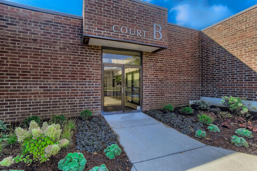 More Photos Of 1S376 Summit Ave, Oakbrook Terrace Medical For Sale