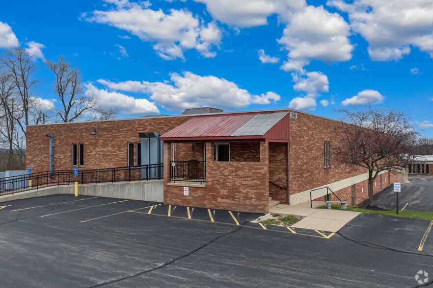 More Photos Of 2650-2680B Indian Ripple Rd, Beavercreek Unknown For Lease
