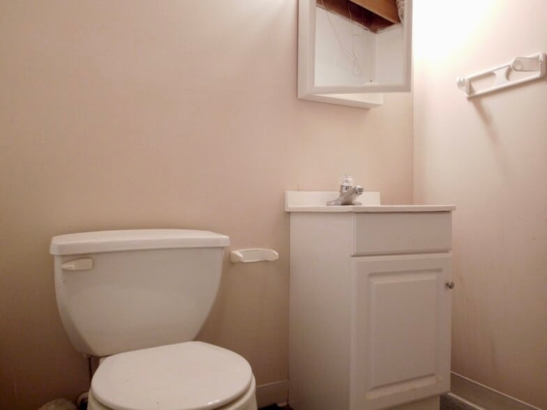 More Photos Of 3218 Mill St, Covington Medical For Sale