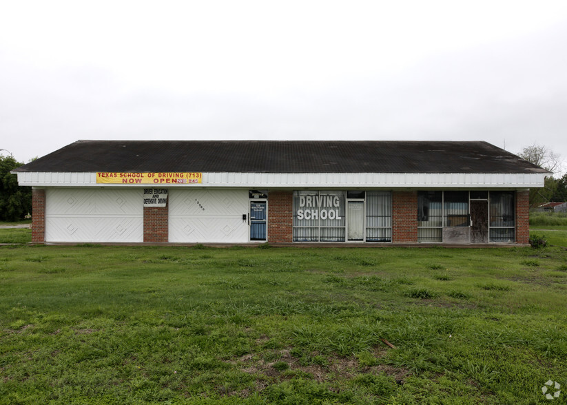 Primary Photo Of 12280 Almeda Dr, Houston Freestanding For Lease