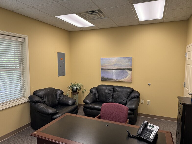 More Photos Of 5006 Randall Pky, Wilmington Office For Lease