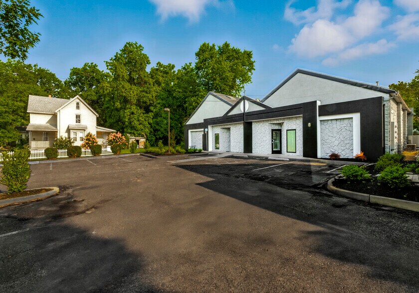 More Photos Of 142 Emerson St, Woodbury Medical For Lease