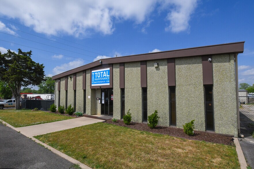 More Photos Of 2610 SW 6th St, Huntsville Warehouse For Lease