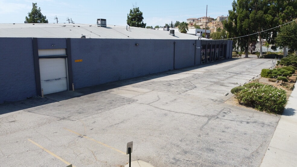 More Photos Of 21900 Marilla St, Chatsworth Light Manufacturing For Lease
