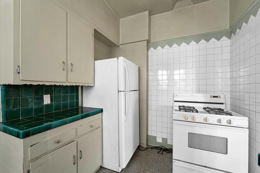 More Photos Of 1245 S Crescent Heights Blvd, Los Angeles Multifamily For Sale