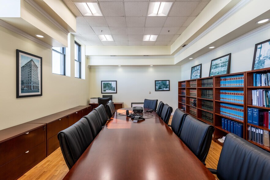 More Photos Of 19 W Hargett St, Raleigh Loft Creative Space For Lease