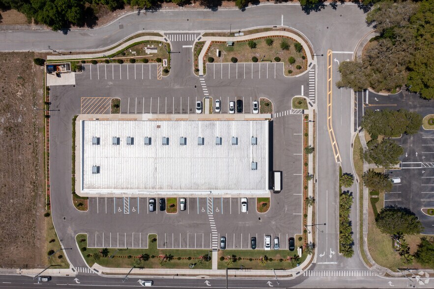 More Photos Of 1104 S Clarke Rd, Ocoee Storefront Retail Office For Lease