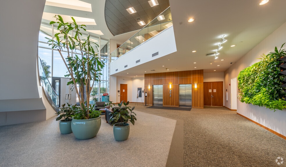 More Photos Of 175 Crossing Blvd, Framingham Office For Lease