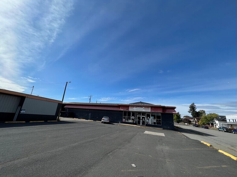 More Photos Of 4725 N Market St, Spokane Freestanding For Lease
