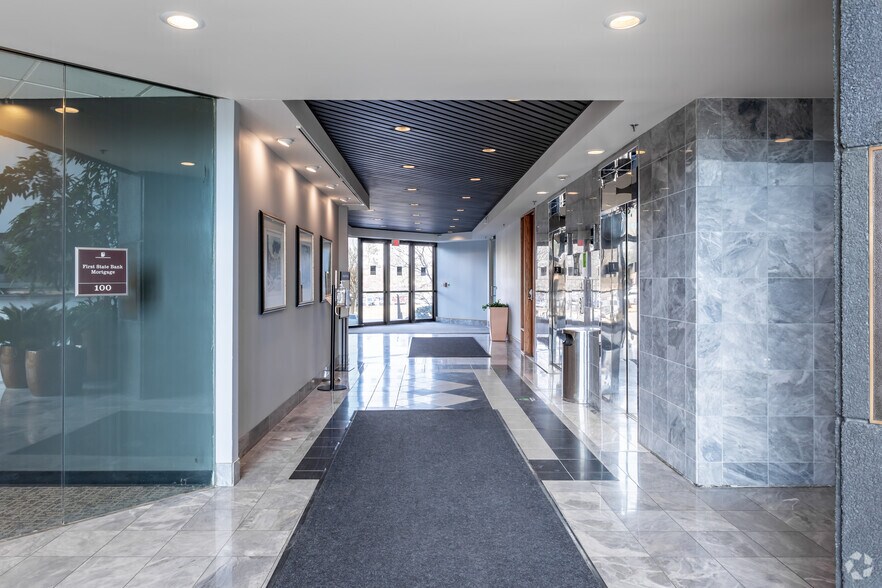 More Photos Of 6800-6850 College Blvd, Overland Park Office For Lease