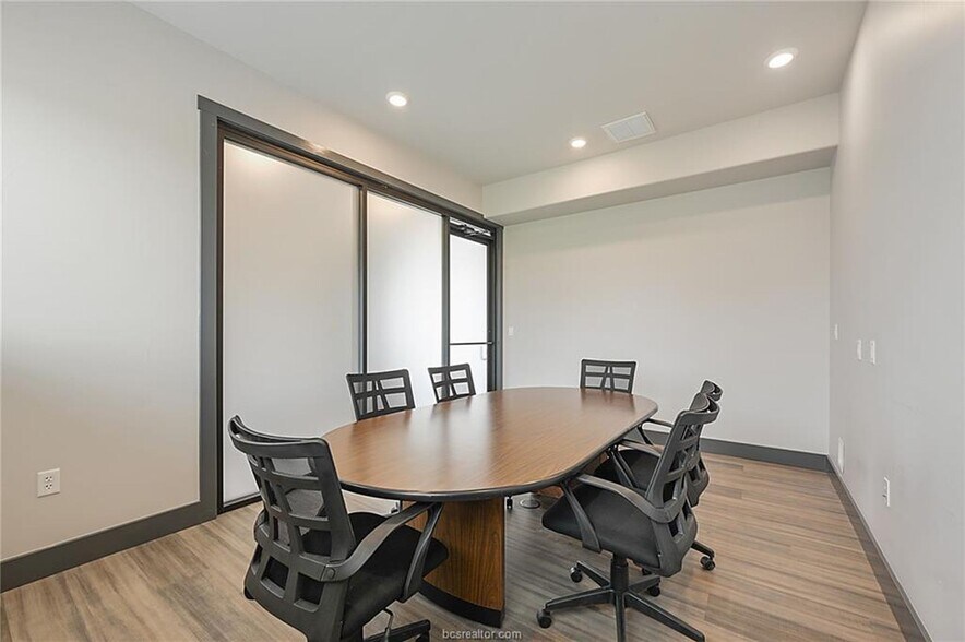 More Photos Of 3020 Barron Rd, College Station Loft Creative Space For Sale