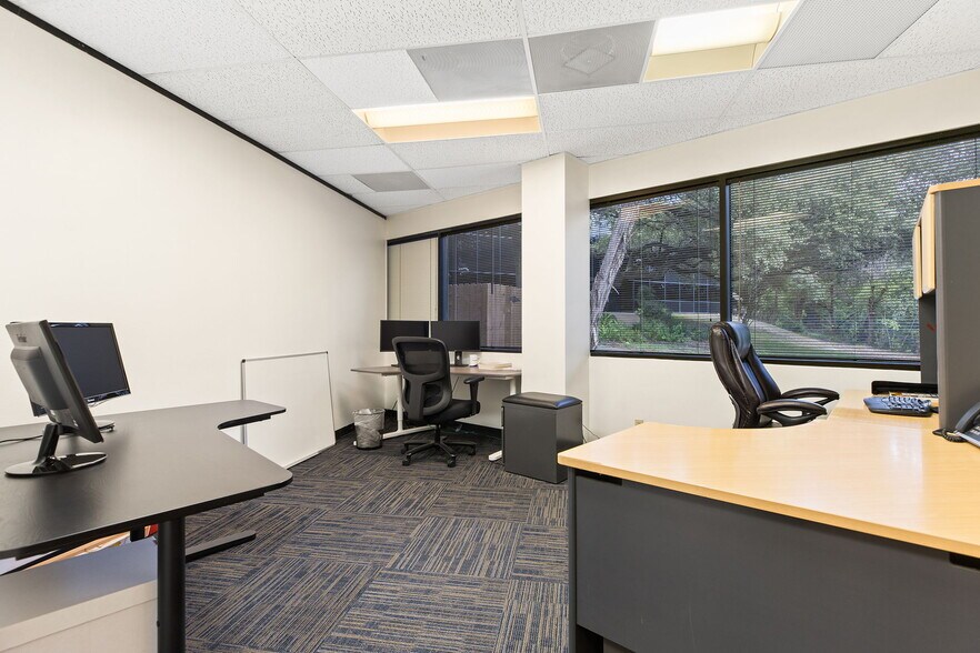 More Photos Of 1101 S Capital Of Texas Hwy, West Lake Hills Office For Lease