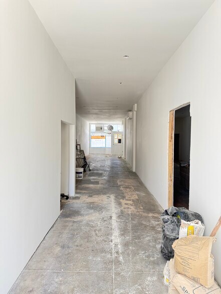 More Photos Of 14426 Friar St, Van Nuys Storefront For Sale