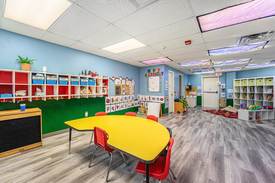More Photos Of 3421 E Walnut St, Pearland Daycare Center For Sale