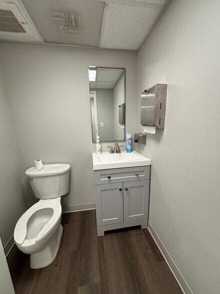 More Photos Of 701 E South St, Orlando Office For Sale