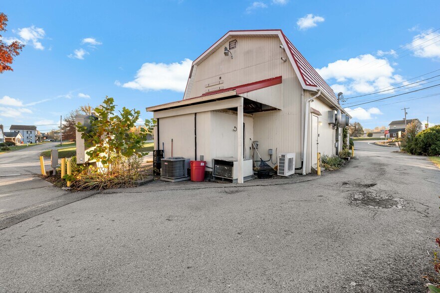 More Photos Of 1493 Herminie West Newton Rd, Herminie Freestanding For Sale