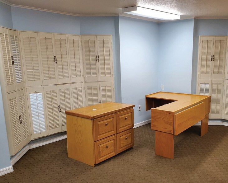 More Photos Of 1107 S Myrtle Ave, Clearwater Medical For Sale