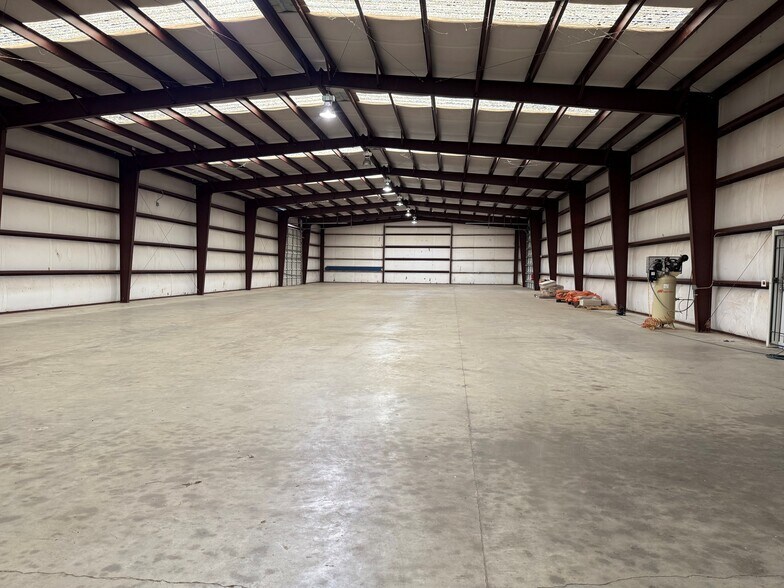 More Photos Of 15060 West Dr, Houston Manufacturing For Sale
