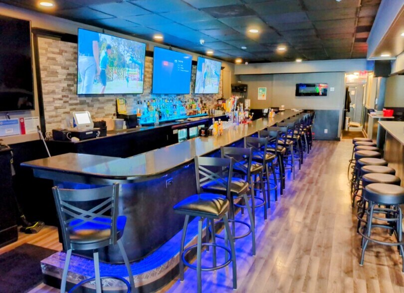 More Photos Of 406 Cherry Ave, Rochelle Sports And Entertainment For Sale