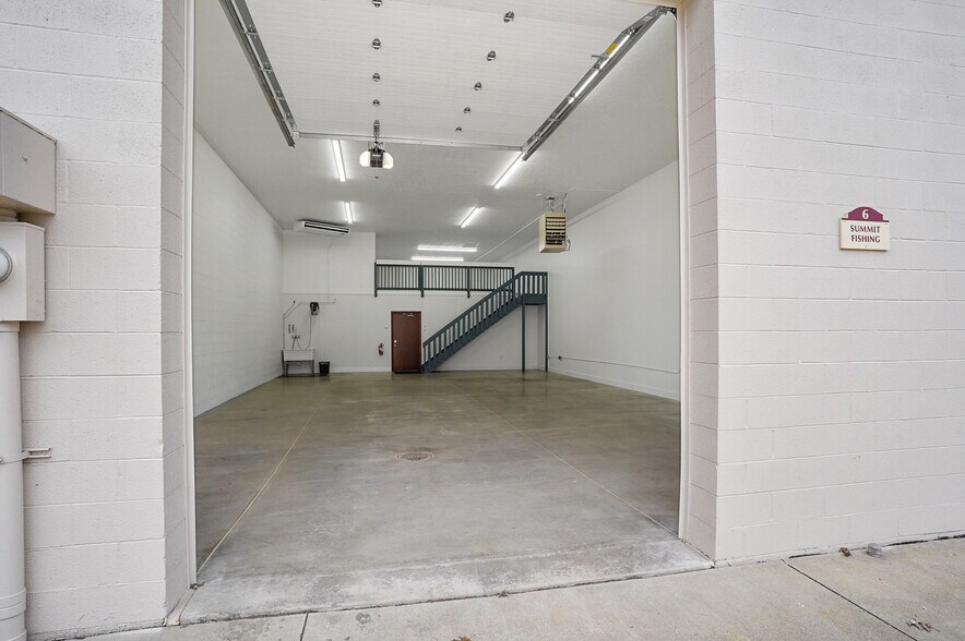 More Photos Of 1337 Commerce Dr, Stow Warehouse For Sale