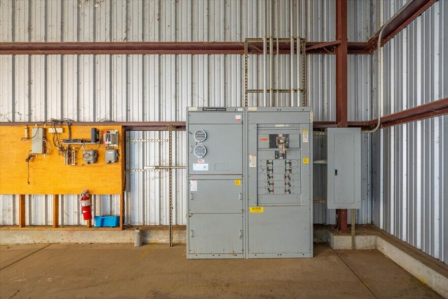 More Photos Of 3308 Cyclone Ct, Cottonwood Warehouse For Lease