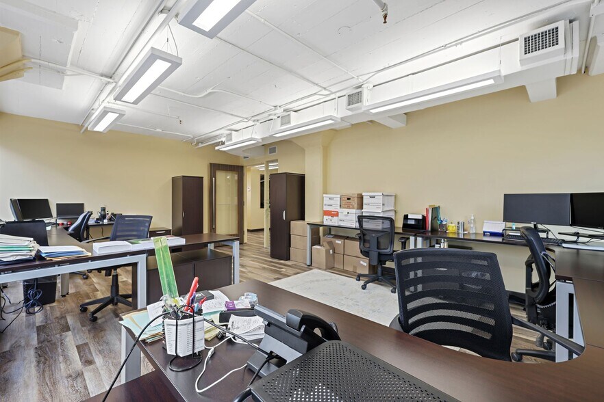 More Photos Of 322 11th Ave SW, Calgary Office For Lease