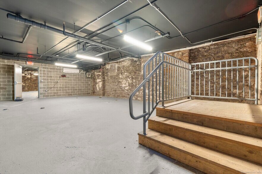 More Photos Of 111 Allyn St, Hartford Apartments For Lease