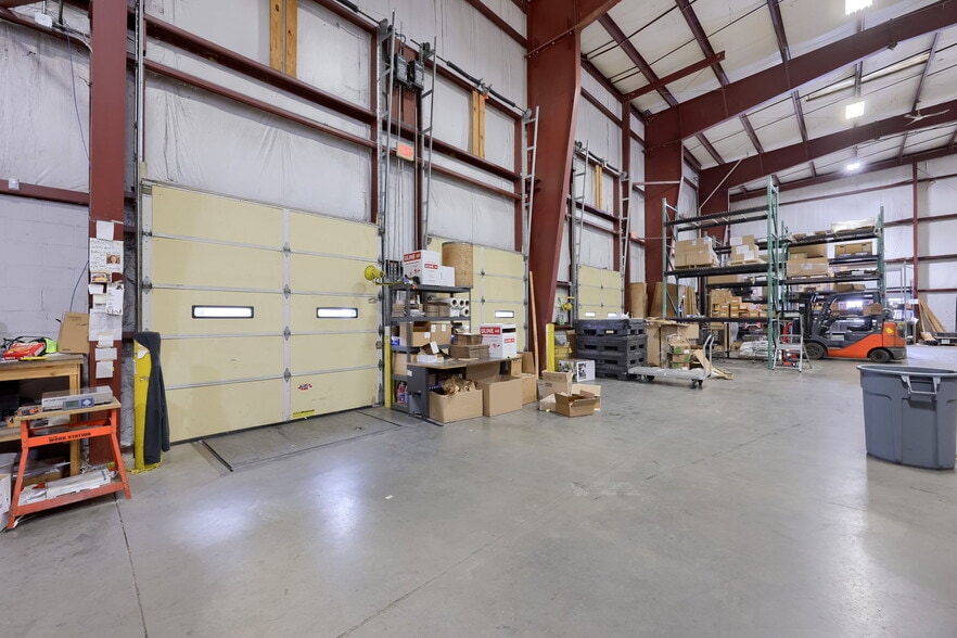 More Photos Of 220 Orlan Rd, New Holland Showroom For Sale