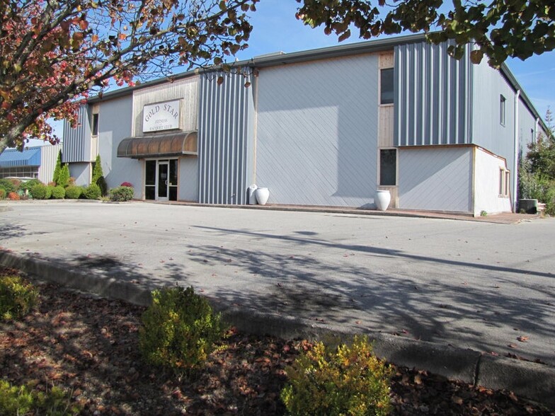 More Photos Of 2008 American Way, Kingsport Sports And Entertainment For Sale