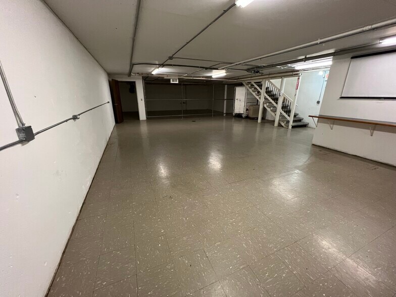 More Photos Of 2602 N Morgan St, Decatur Office For Sale