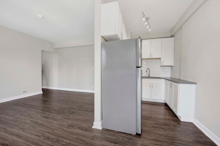More Photos Of 1401 E Hyde Park Blvd, Chicago Apartments For Sale