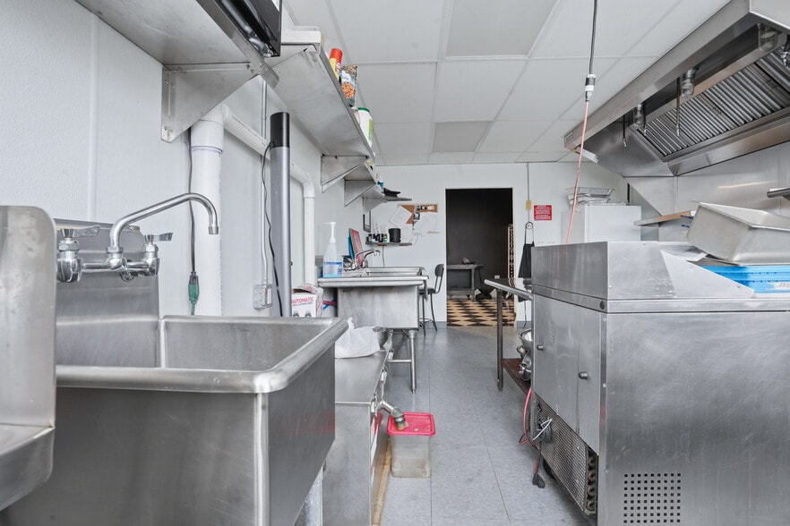 More Photos Of 120 Webster St, Pawtucket Manufacturing For Sale