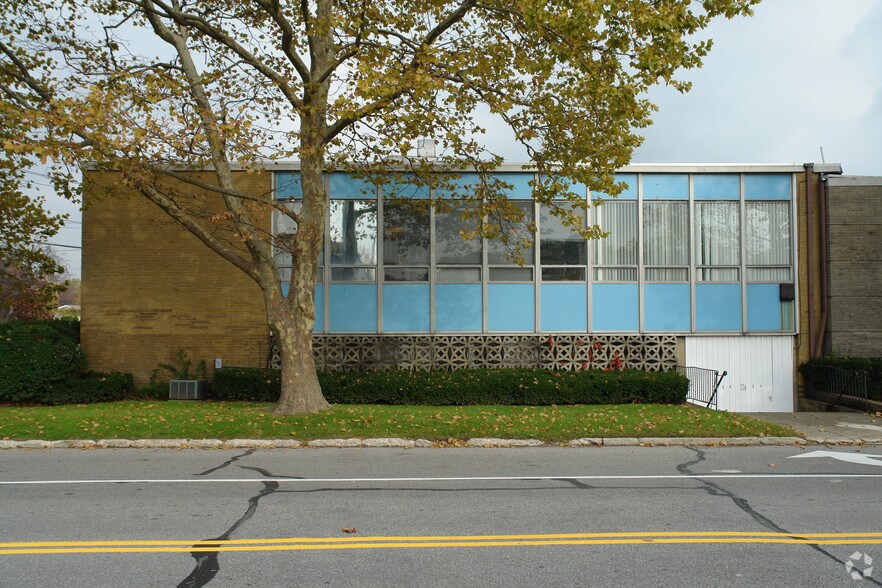 More Photos Of 5000 Brush Hollow Rd, Westbury Office For Lease