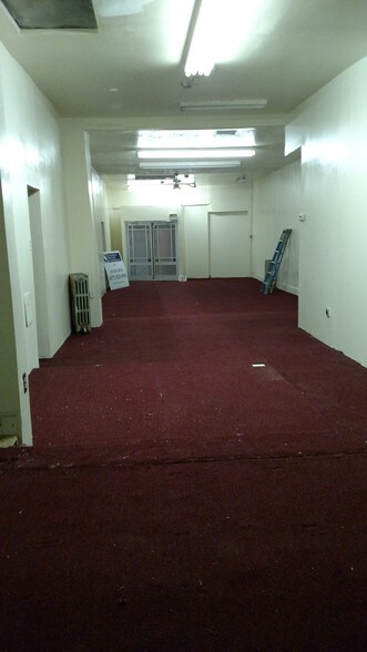 More Photos Of 19535 Jamaica Ave, Hollis Storefront Retail Office For Lease