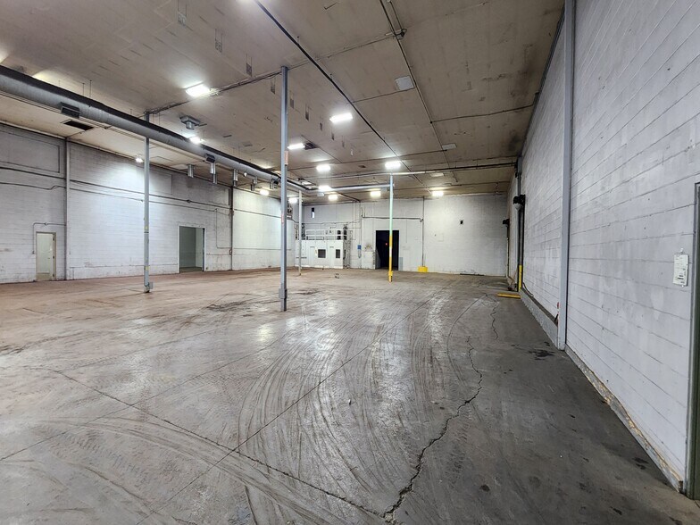 More Photos Of 1810 Kosmina Rd, Vernon Manufacturing For Sale